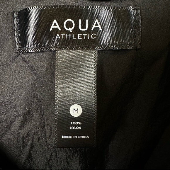 Aqua Athletic Cropped Hooded Coated Windbreaker Jacket Pockets Black M NWT - Picture 5 of 6